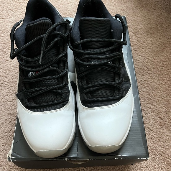 Jordan 11 low - Picture 3 of 6